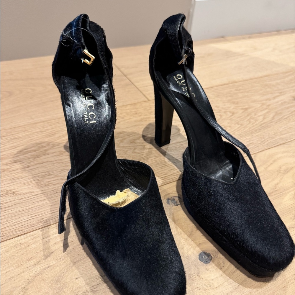Gucci Women's Black Textured Heels